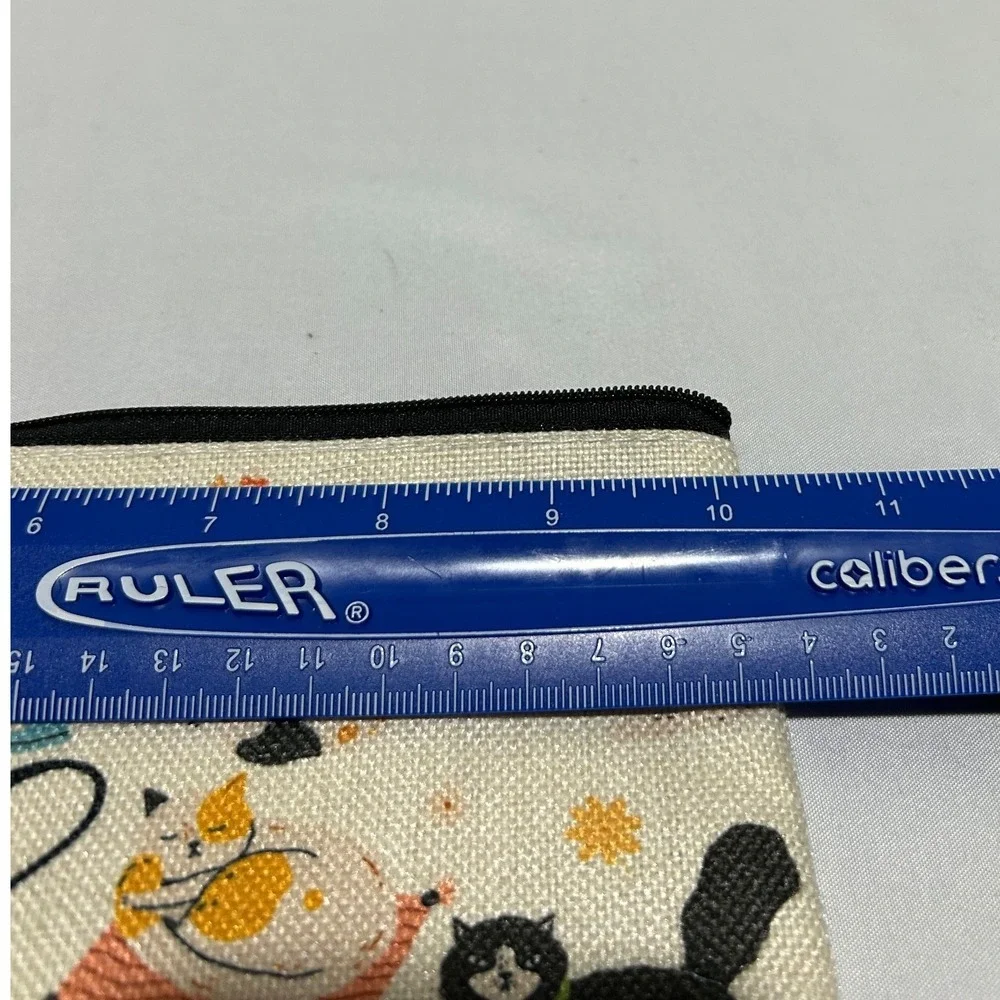 Cat Lover Zipper Pouch Makeup Bag‎ Cream Just A Girl Who Loves Cats 10x6.5x2